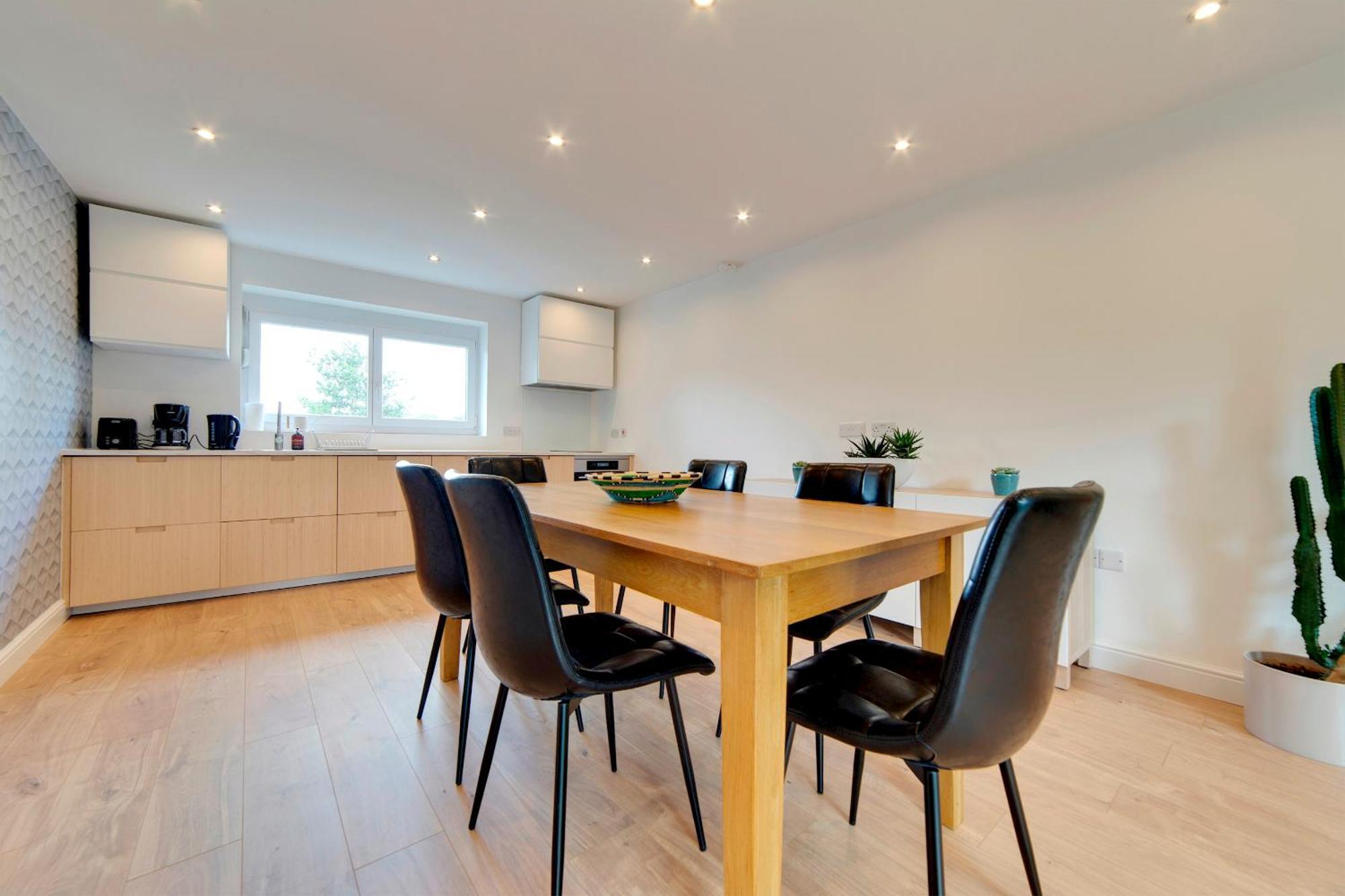 Pass The Keys 49 Byron Square Modern And Spacious 3 Bed Home With Free Parking CBG Exterior foto